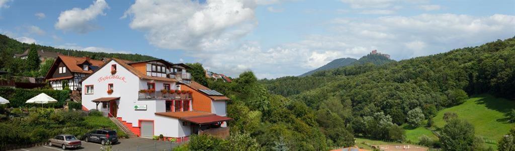 Gasthaus Trifelsblick Wernersberg 외부 사진